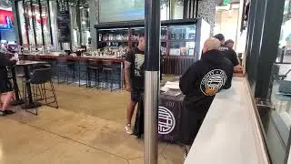 Khu thương mại mới Rodeo 39 ở Đại lộ Beach Quận Cam California.