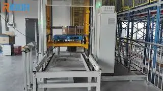 Lifter connects with chain conveyor. #lifter #conveyorsystem #conveyorsolutions #chainconveyor