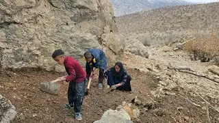 The True Story of Nomadic Life Today🏔️ A Family's Battle Through the Harsh Winter to Find Shelter