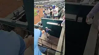 Mitch Garver hooking up the Rangers fans 4/24/24 world Series hero
