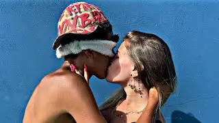 BEIJO OU TAPA COM OLHOS FECHADOS PT2