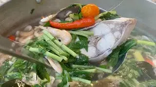 How to make FISH AND SHRIMP SOUR SOUP!! (Cambodian Recipe)