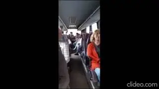 Поющие туристы в туре 