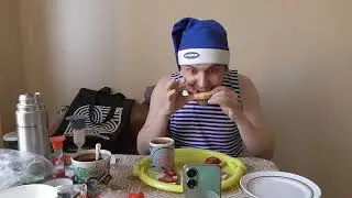 ОБЖОР МУКБАНГ БУТЕРБРОДЫ С ЖАРЕНОЙ КОЛБАСОЙ НА ЗАВТРАК