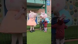 Meet Mummy and Daddy Pig #peppapigworld #peppapig #planitpark