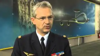 Le ministre de la Défense en immersion sur la base aérienne d'Avord