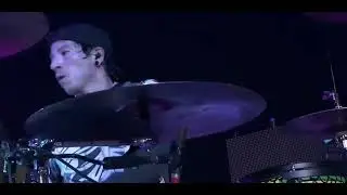 Twenty one pilots dance with Matthew Bellamy from Muse