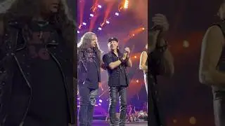 Scorpions - Band waves goodbye at Kia Forum (Los Angeles, CA 10/4/2022)