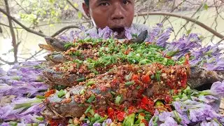 Cooking Fish with Pontederiaceae Flower Recipe in Village - Eating Delicious Food