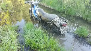 Suzuki VanVan. Offroad. Slow slow action.