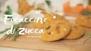 Focaccine di zucca al rosmarino - Mini focaccia bread with pumpkin and rosemary