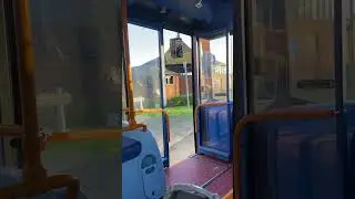 Weird and faulty doors on 36838 in Farnham 😂 #stagecoach #bus