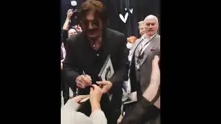 he loves gifts from his relatives! ❤️#johnnydeppforever #relatives  #johnnydeppstyle #johnnydepp