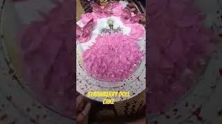 1 pound strawberry doll cake only 250 rupees saste me accha cake 😂#fancycake#sweetcake#sastaaccha