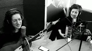Ώρες σε κρυφοκοιτάζω-Αθηνά Λαμπίρη/Χαρούλα Τσαλπαρά live στο Ολόγραμμα _Μεταδεύτερο 19/04/19