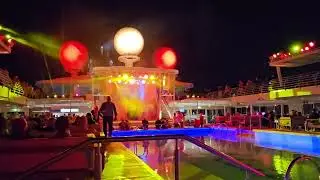 Mein Schiff 4 am 26.07.2025 in Leixoes beim ablegen