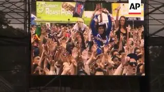 Festival goers enjoy cashless society
