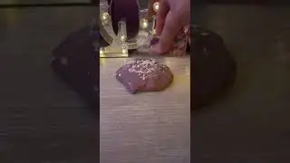 Masking a holiday slime using the wheel!