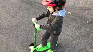 Sebastian reviews his new Micro Kickboard Maxi scooter