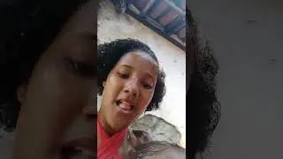 lavando o cabelo e o celular n&atilde;o colaborando