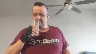Po r&aacute;nu mi to prostě nechutn&aacute; :) ale drž&iacute;m to 💪