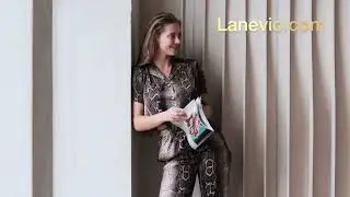 Коллекция шелковых костюмов с трендовыми авторскими принтами