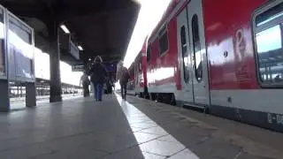 DB Regio Hessen 245 017 f&auml;hrt in Frankfurt am Main Hbf mit Dosto RE ein