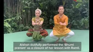 Lite FM Deejay, Aishah Sinclair during her first ever exposure of Odissi