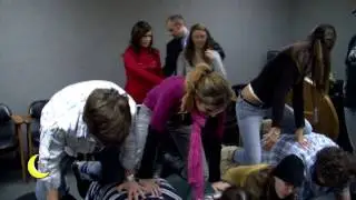 Human Pyramid and Lumiis Performs
