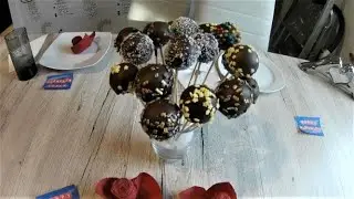 Cakepops, das Gl&uuml;ck in Form einer Kugel. Super einfach, tolle Resteverwertung und mega sweet.