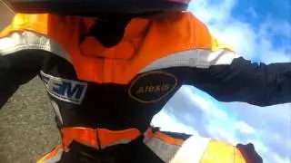 6-LA RIDER au circuit du Mistral &agrave; Eygui&egrave;res en supermot SM avec sa soeur