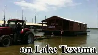 Vacation Homes for Sale on Lake Texoma at Resort are Floating Vacation Homes in Texas near Dallas