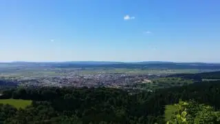 Vue depuis les hauteurs du Larmont, surplombant Pontarlier, dans le haut-doubs, en France.