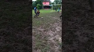 🤣Rain can stop some of the funniest moments in football😡😨#football#sport#short#vairal#fullfun#india