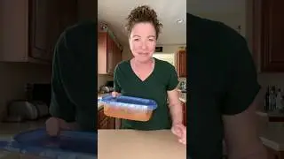 Кухонный совет! Избавьтесь от пятен и запахов в многоразовых пластиковых контейнерах.
