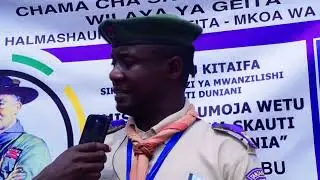 Kamishna wa skauti Halmashauri ya Mji Geita  skauta Geofrey Sweke Akizungumzia siku ya founders
