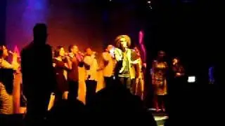 Coral Kemuel - Braços de Amor (Part. Paloma Possi)