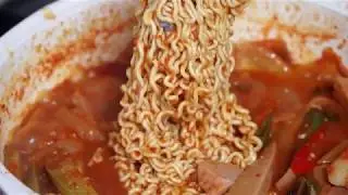 초간단요리 묵은지 김치 부대찌개 Army Base Sausage Stew / 한국 요리 음식 홈쿡