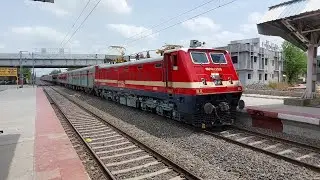 Freshly POHed Mid-Recessed Beauty OFFLINK Valsad WAP-4 Led LTT-VSKP Express Skips Manjari Budruk