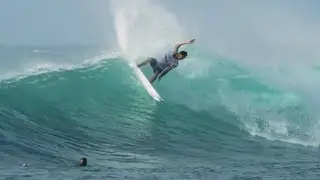 Jordy Smith surfing in Hawaii - Bending Colours - Webisode 2