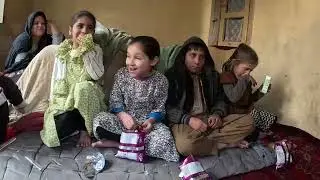 街頭偶遇4歲賣口香糖阿富汗小女孩,一家人都長得跟中國人一模一样,水靈靈太討人喜歡了