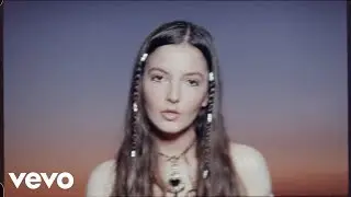 CASANDRA - PAY ATTENTION (Official Music Video)