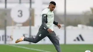 DIRECTO SALIDA DE VINICIUS, MASTANTUONO, BELLINGHAM, XABI ALONSO Y JUGADORES DEL ENTRENAMIENTO HOY