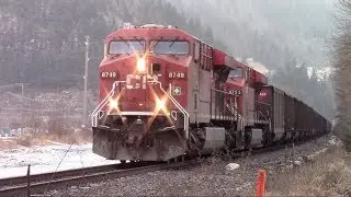 CP 8749 at Sicamous | December 27th, 2018