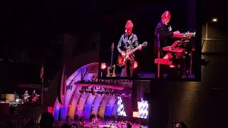 DEVO 