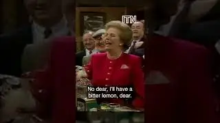 MARGARET THATCHER VISITS THE ROVERS RETURN ON CORONATION STREET WEATHERFIELD MANCHESTER UK IN 1990