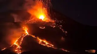 Timelapse Eruzione Etna (Time-Lapse Erupting Etna Volcano)