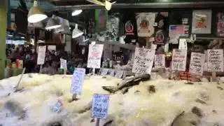 Seattle Fish Market- Fish Throwing
