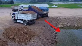 Continuation of the project !!!! Use force to push the soil komatsu bulldozer to Truck 5ton