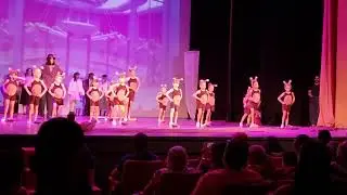 Coreografia: Esquilos, a Fantástica fabrica de chocolate